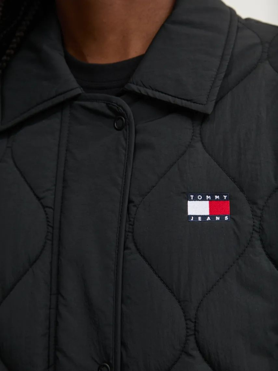 detail Tommy Jeans dámská černá bunda