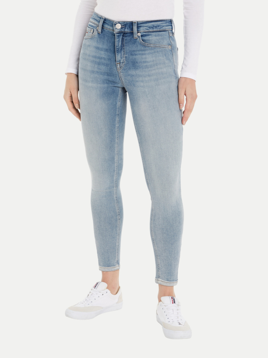 detail Tommy Jeans dámské světle modré džíny Nora