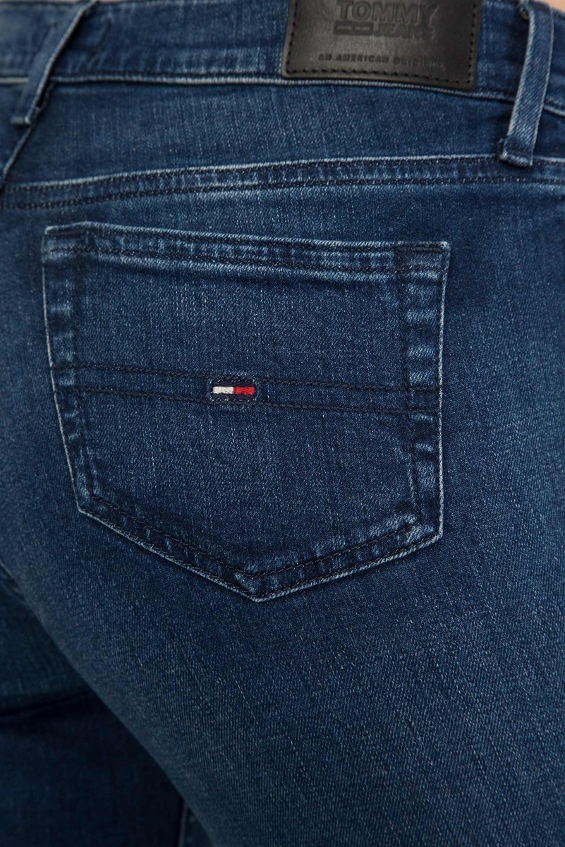 detail Tommy Hilfiger dámské modré džíny