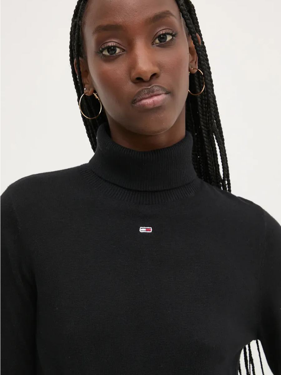 detail Tommy Jeans dámský černý rolák