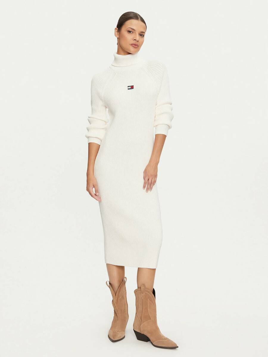 detail Tommy Jeans dámské bílé úpletové šaty