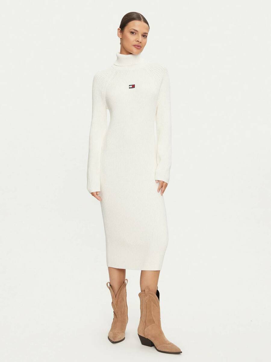 detail Tommy Jeans dámské bílé úpletové šaty