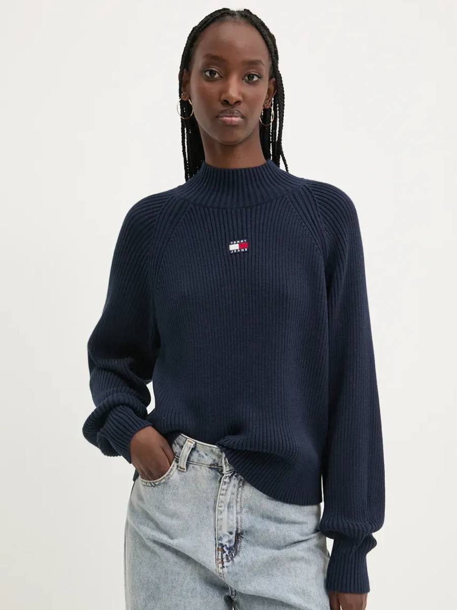 detail Tommy Jeans dámský tmavě modrý svetr