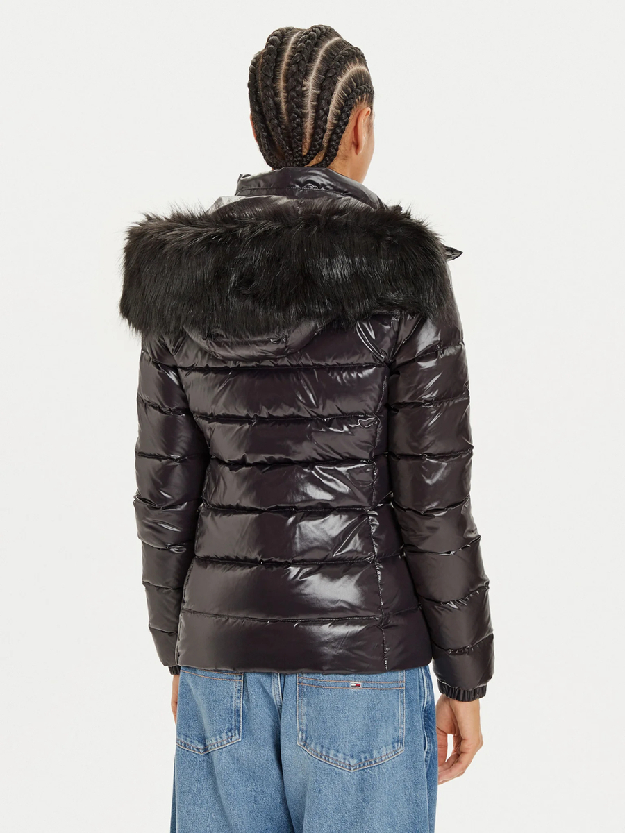 detail Tommy Jeans dámská černá bunda