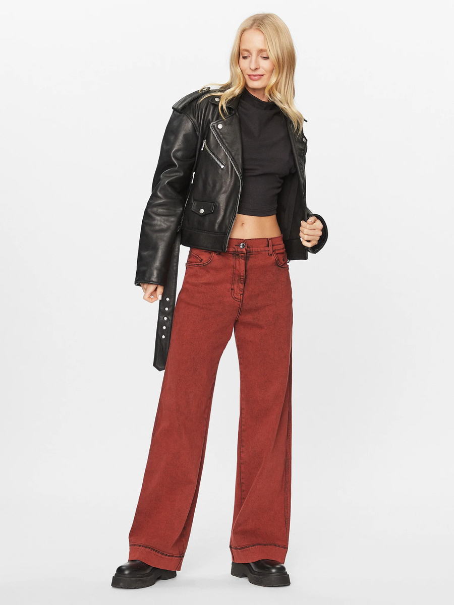 detail Calvin Klein dámský černý top