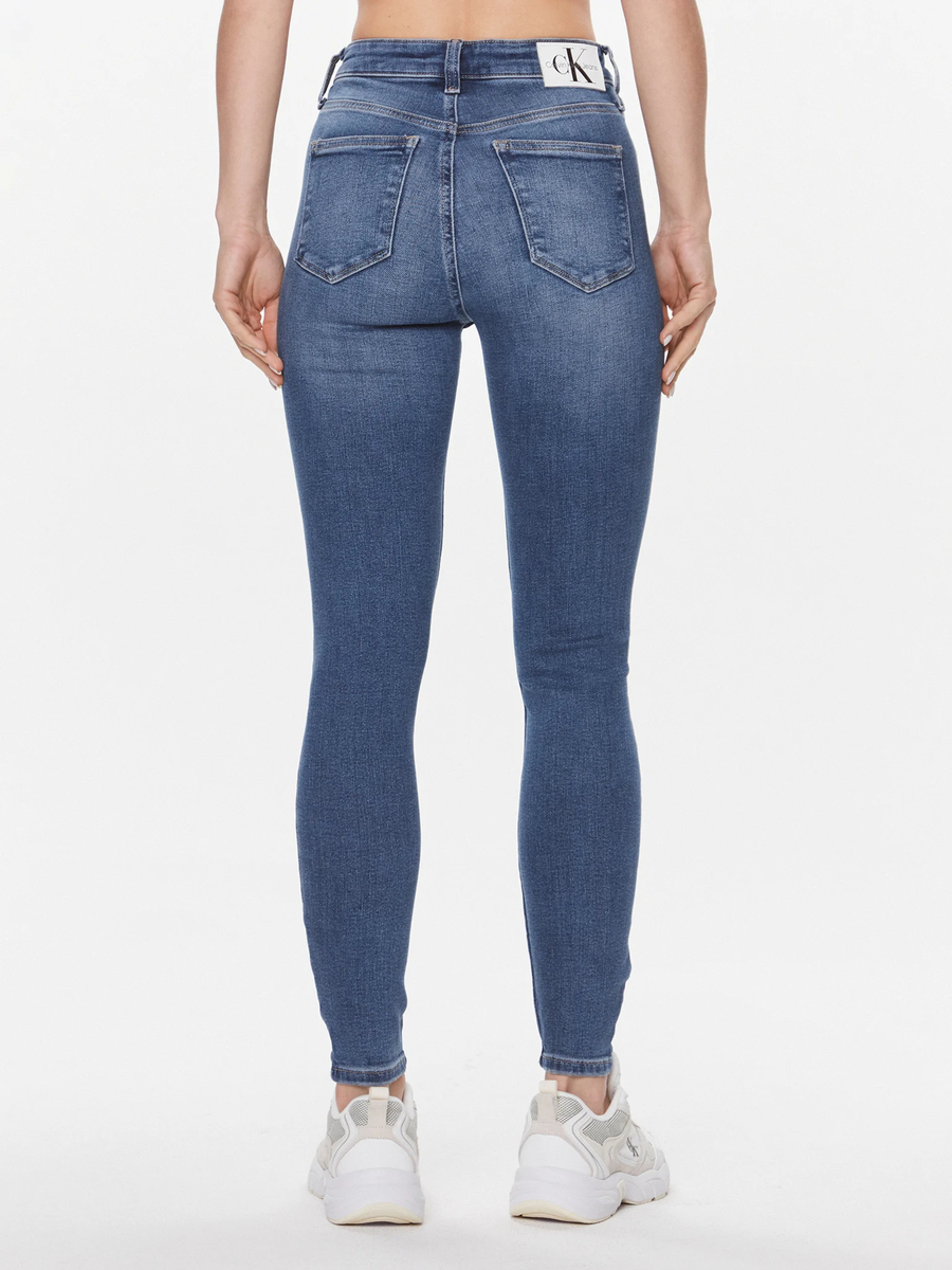 detail Calvin Klein dámské modré džíny