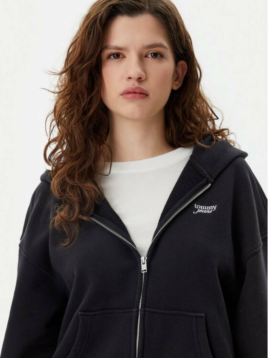 detail Tommy Jeans dámská černá mikina