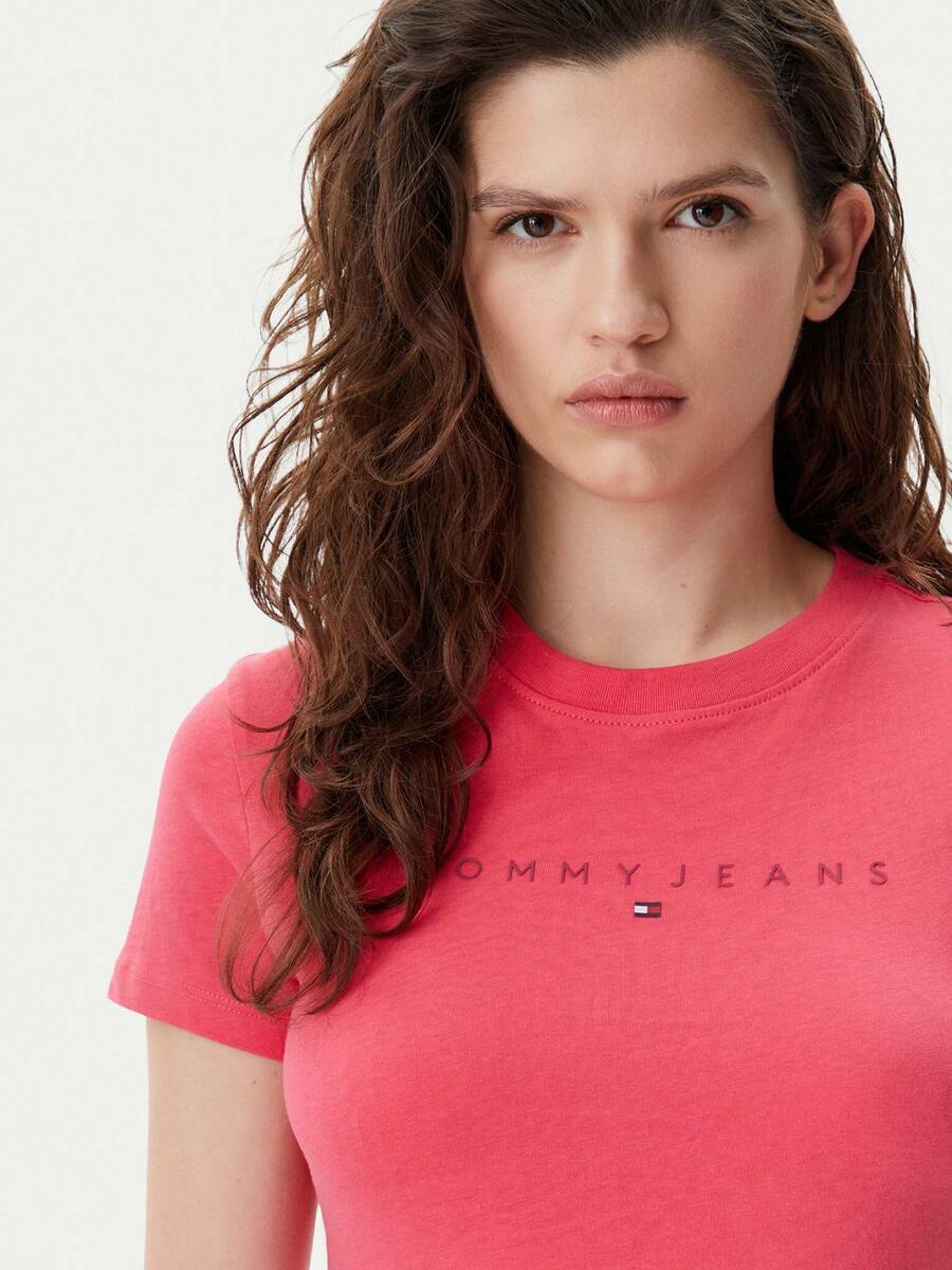 detail Tommy Jeans dámské růžové tričko