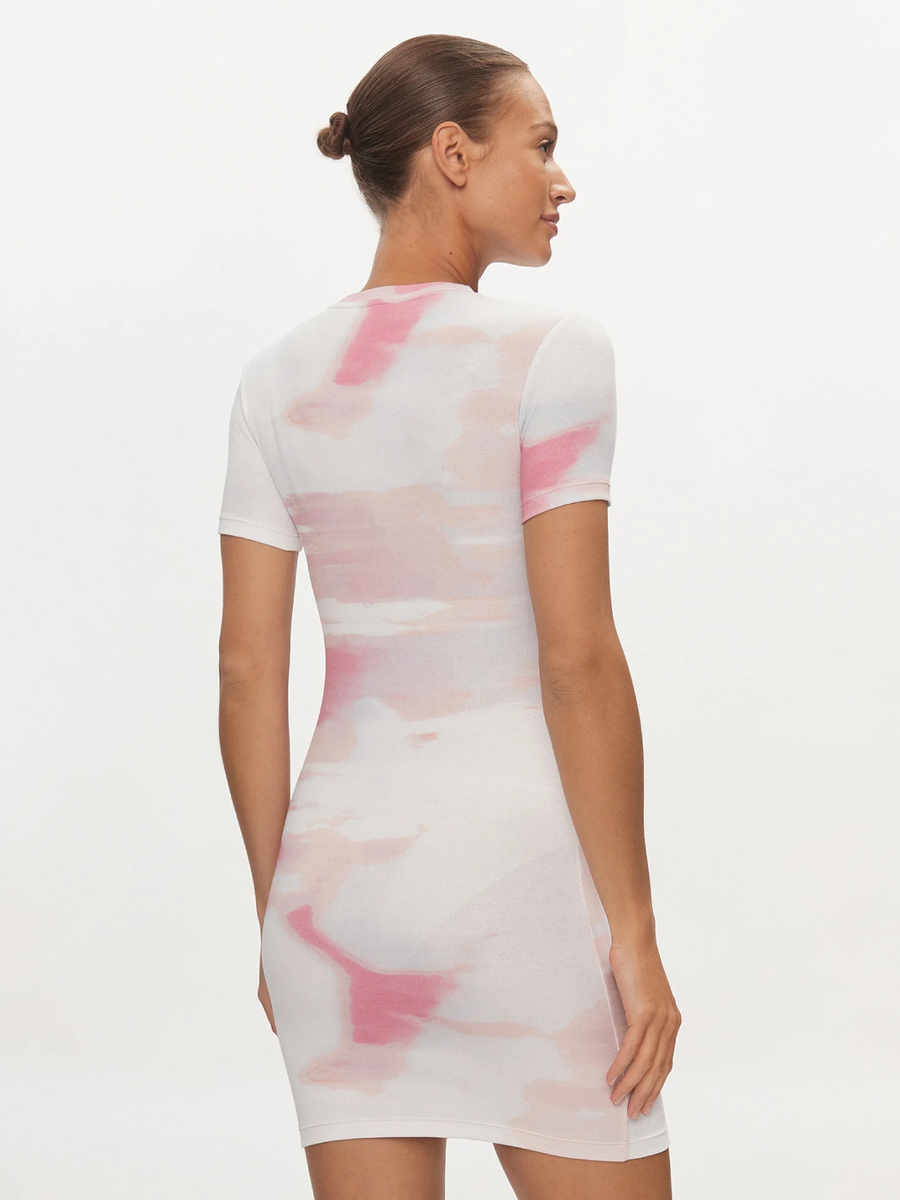 detail Calvin Klein dámské žebrované šaty