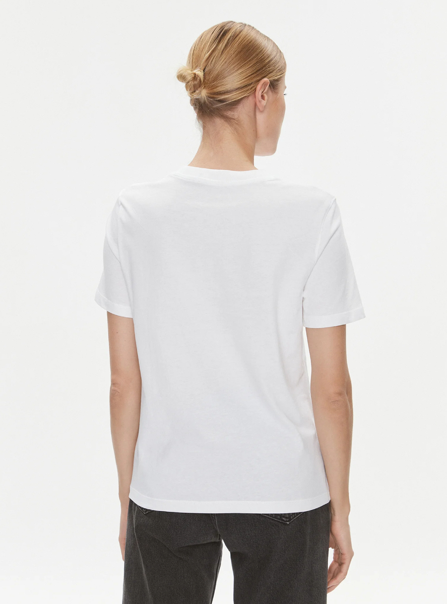 detail Calvin Klein dámské bílé tričko