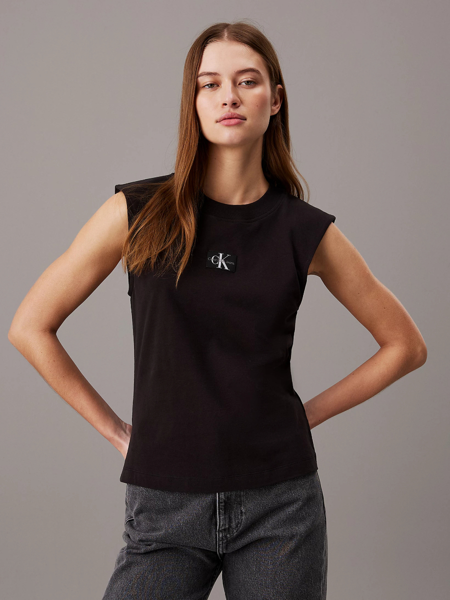 detail Calvin Klein dámské černé tričko