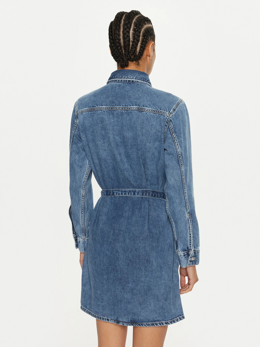 detail Calvin Klein dámské modré riflové šaty