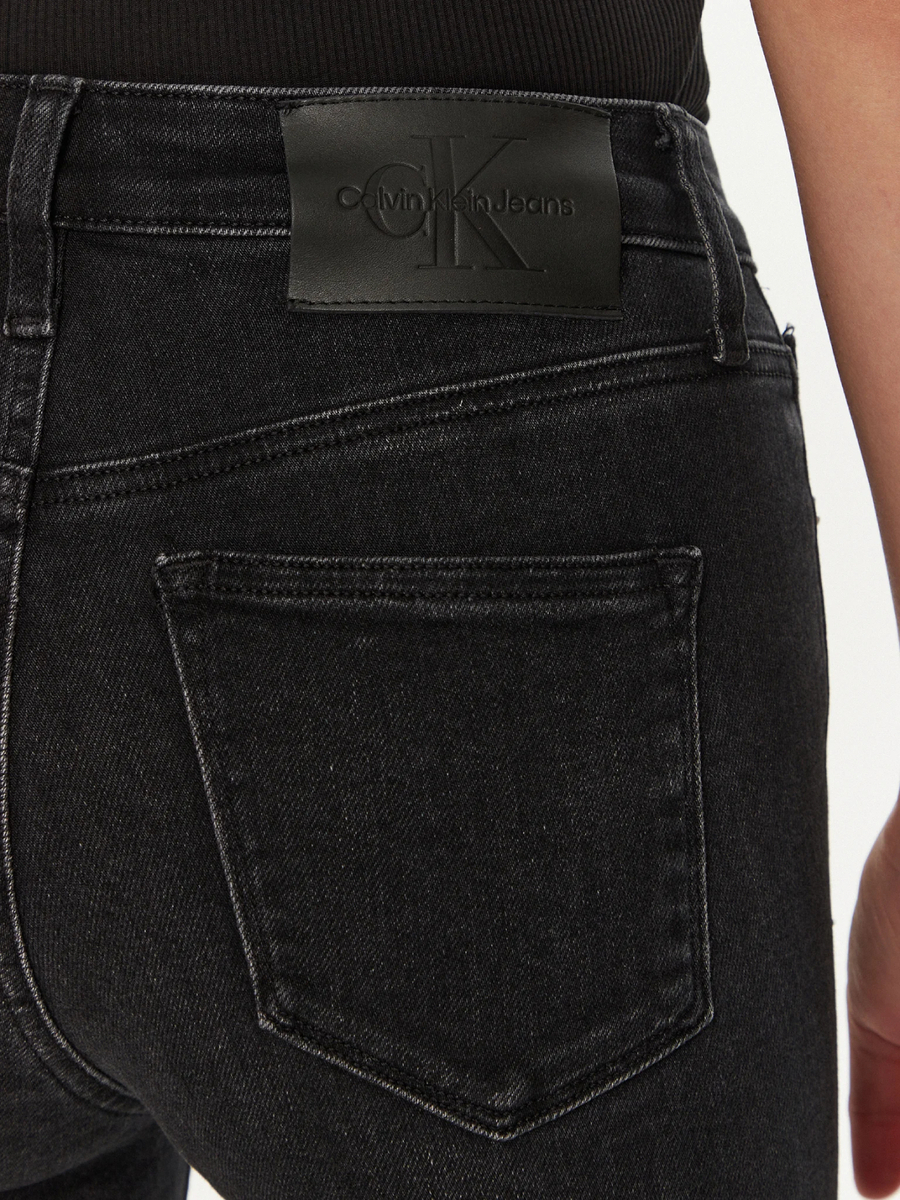 detail Calvin Klein dámské černé džíny