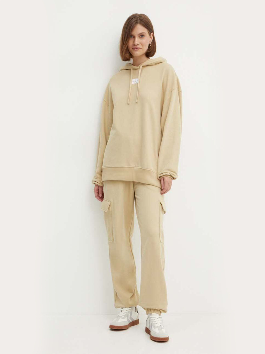 detail Calvin Klein dámská béžová mikina