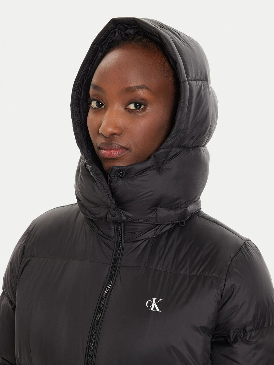 detail Calvin Klein dámská černá bunda