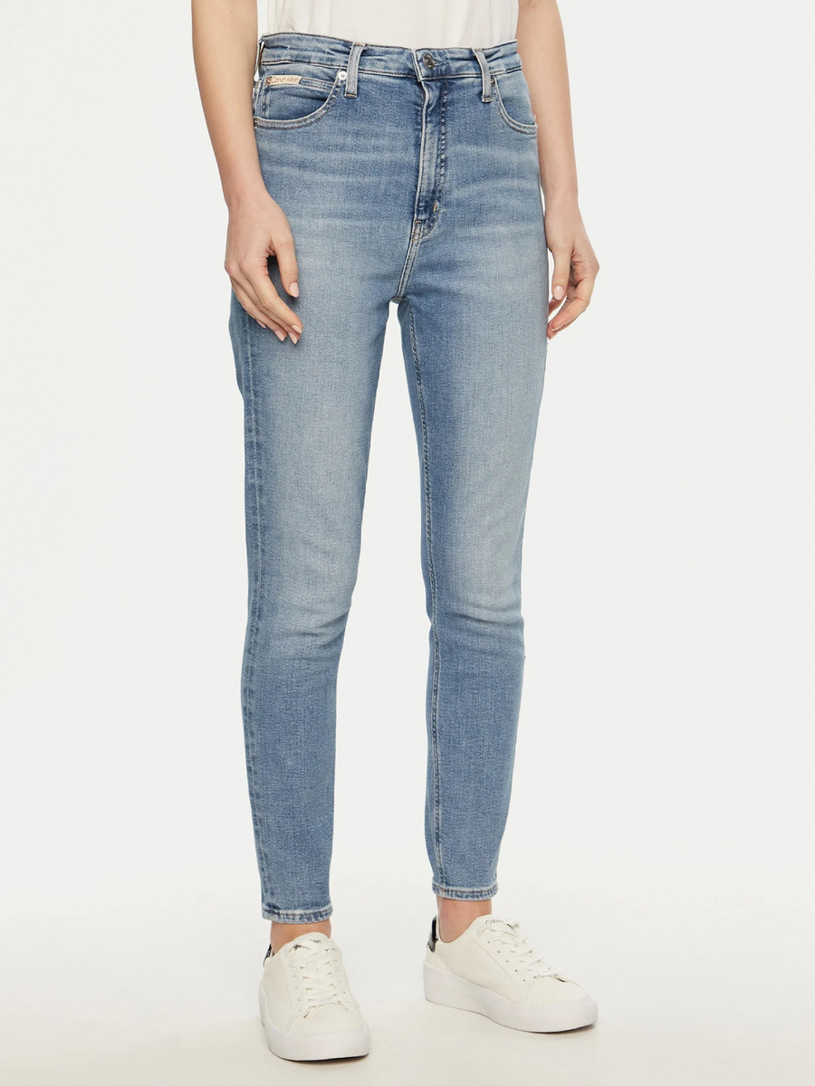 detail Calvin Klein dámské modré džíny