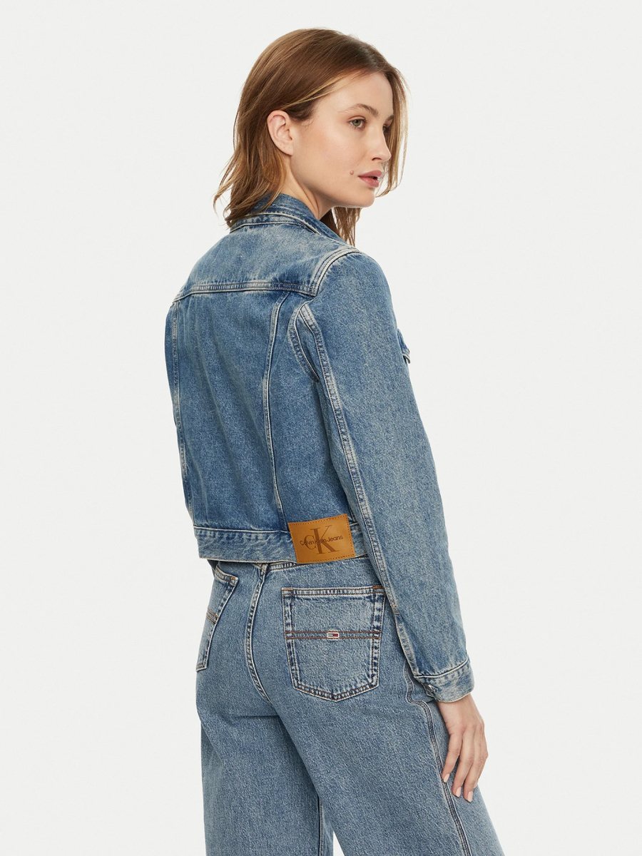 detail Calvin Klein dámská modrá džínová bunda