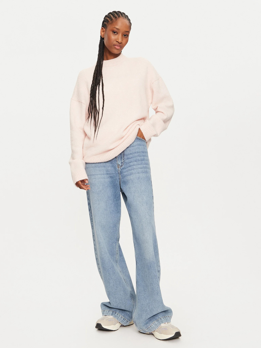 detail Calvin Klein dámský růžový svetr