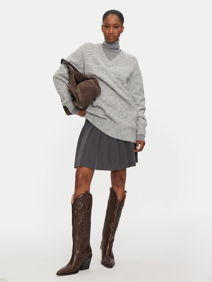 detail Calvin Klein dámské šedé šaty