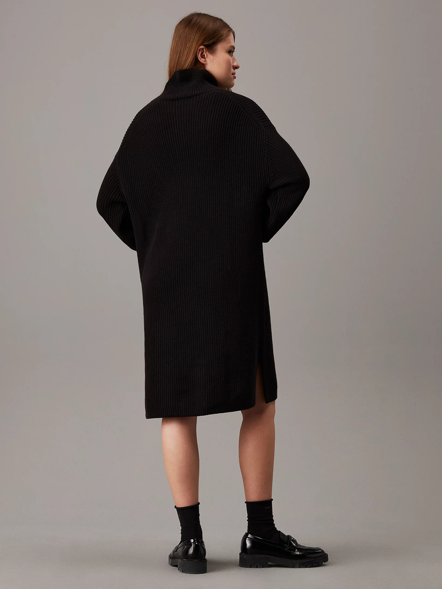 detail Calvin Klein dámské černé úpletové šaty