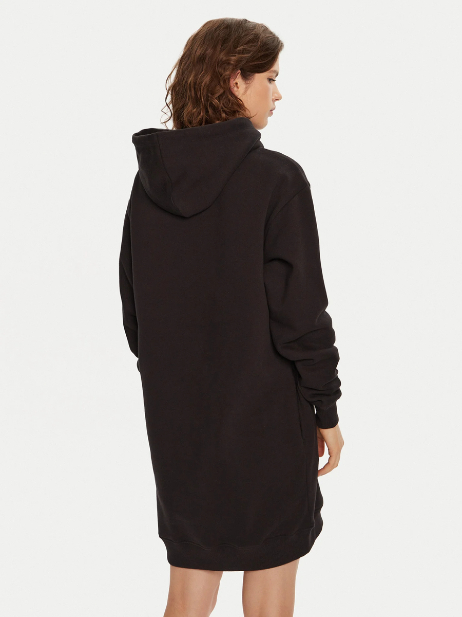 detail Calvin Klein dámské černé mikinové šaty