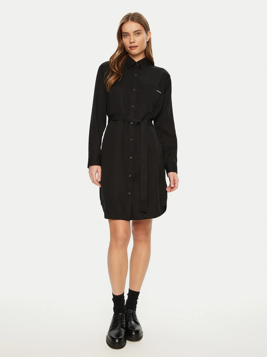 detail Calvin Klein dámské černé košilové šaty