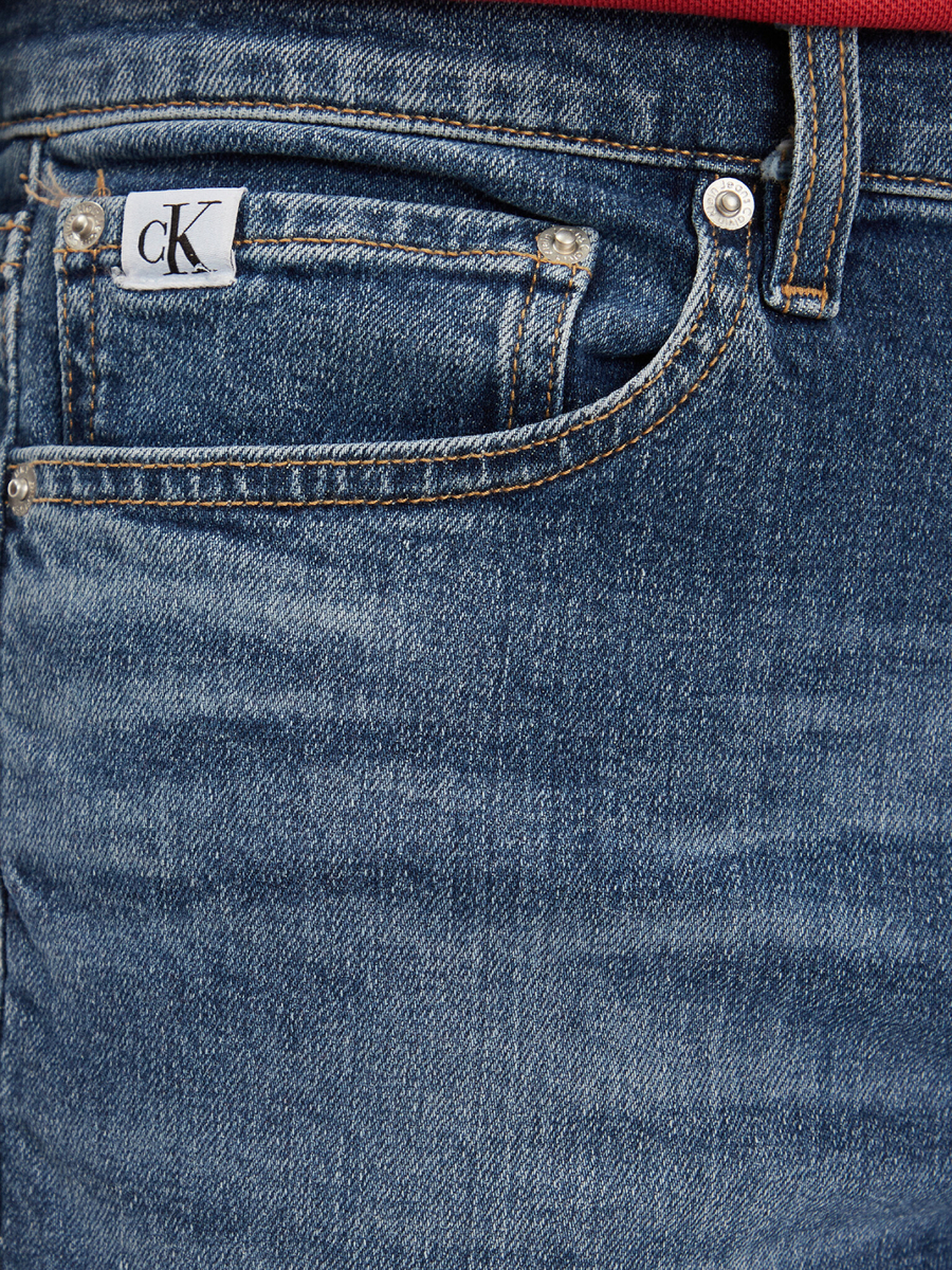 detail Calvin Klein pánské modré džínové šortky