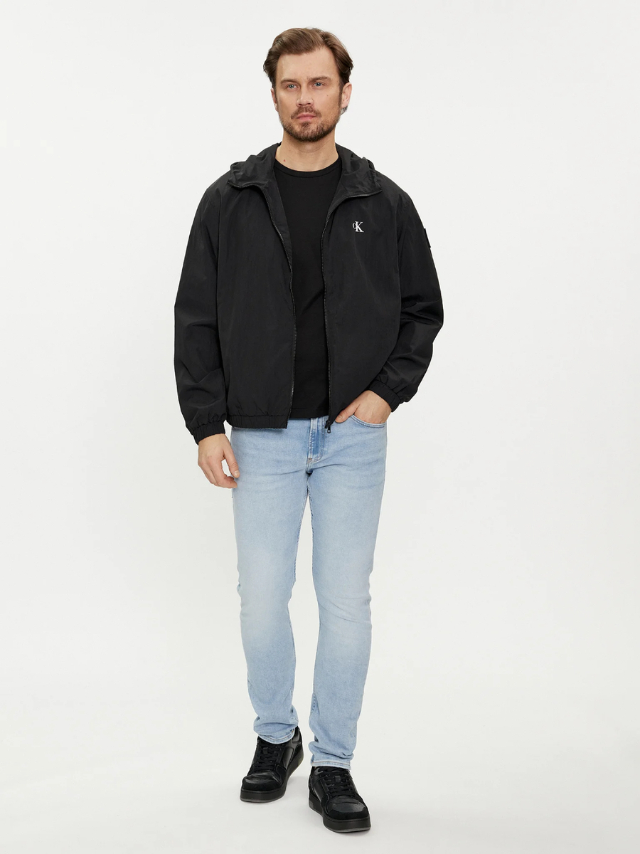 detail Calvin Klein pánská černá bunda