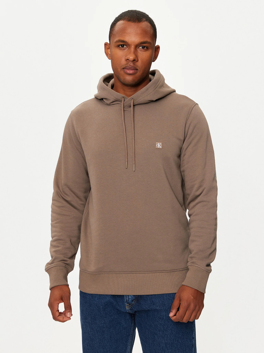 detail Calvin Klein pánská hnědá mikina