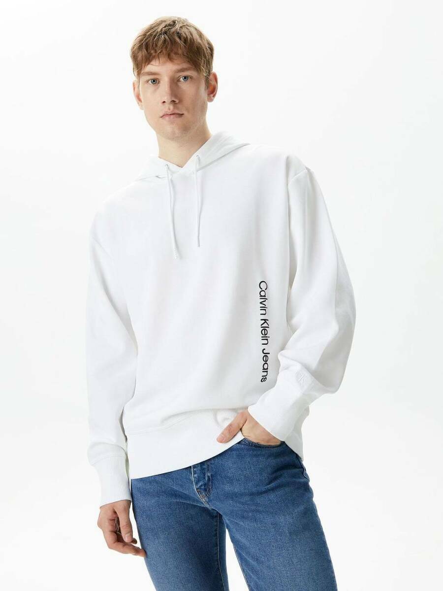 detail Calvin Klein pánská bílá mikina Diffused