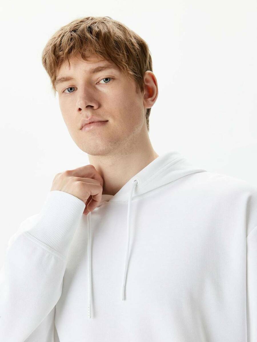 detail Calvin Klein pánská bílá mikina Diffused