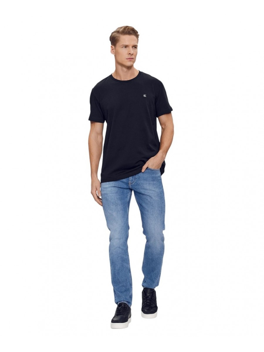 detail Calvin Klein pánské tmavě modré tričko