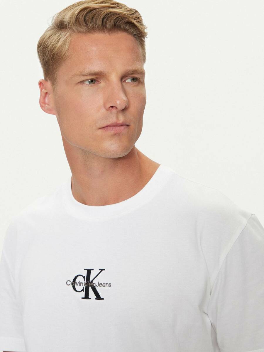 detail Calvin Klein pánské bílé tričko