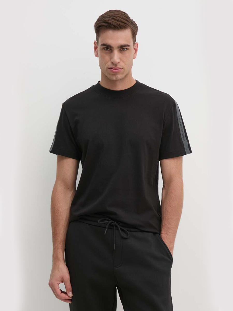 detail Calvin Klein pánské černé tričko