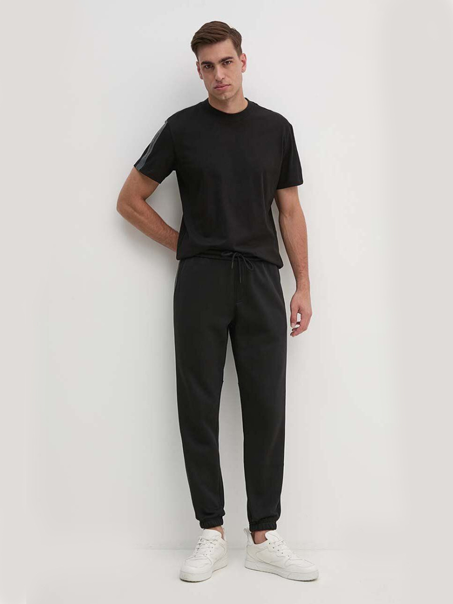 detail Calvin Klein pánské černé tričko