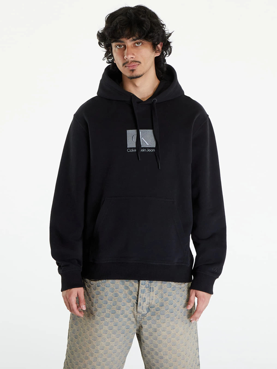 detail Calvin Klein pánská černá mikina