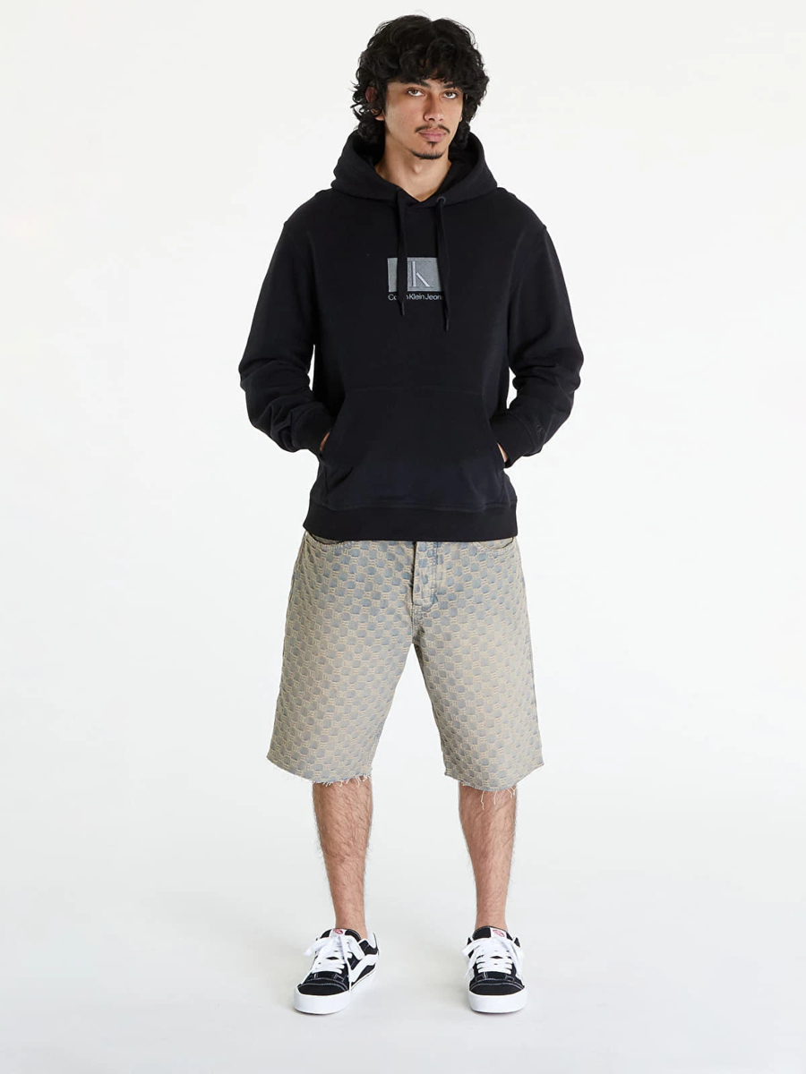 detail Calvin Klein pánská černá mikina