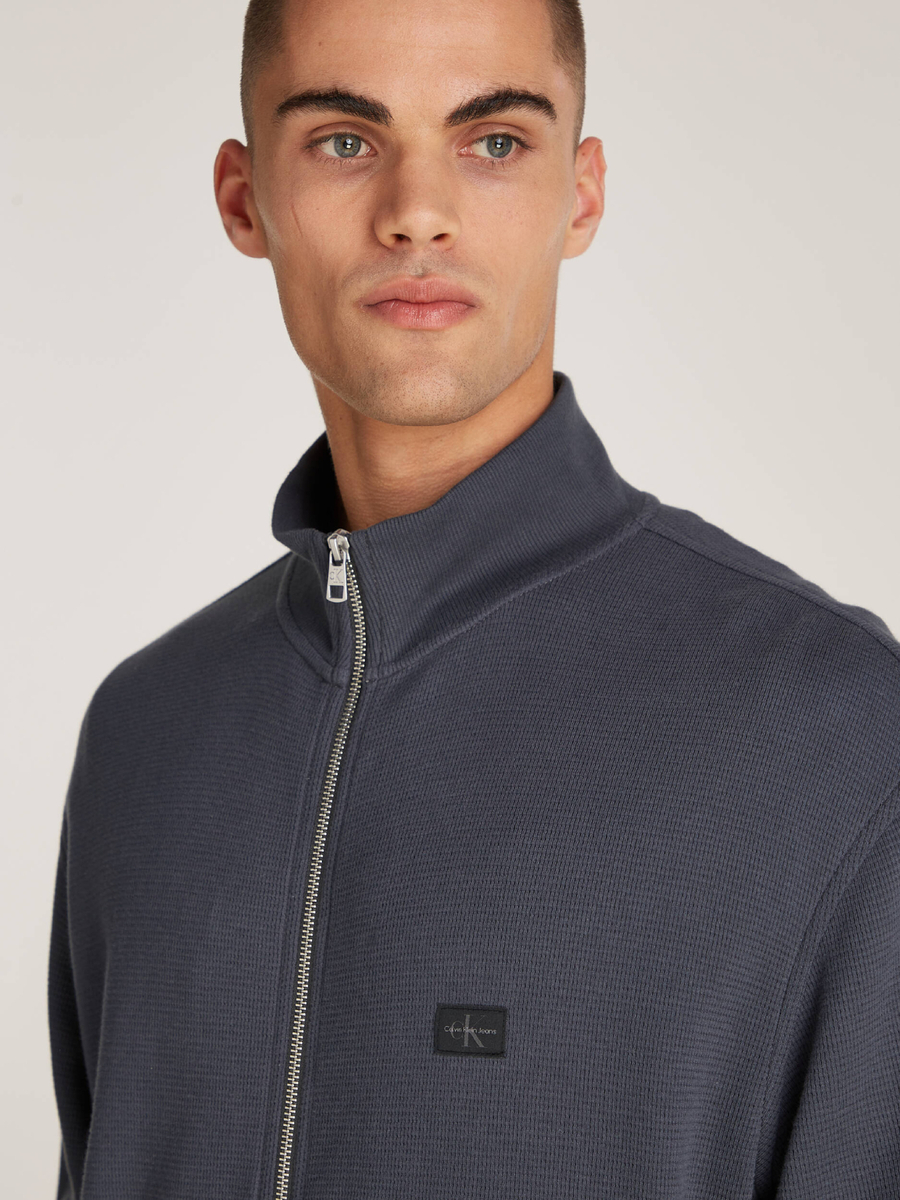 detail Calvin Klein pánská tmavě šedá mikina
