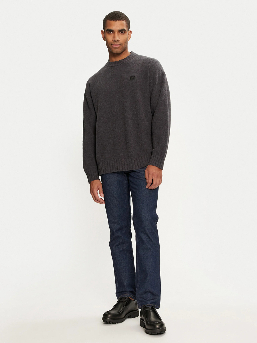 detail Calvin Klein pánský tmavě šedý svetr
