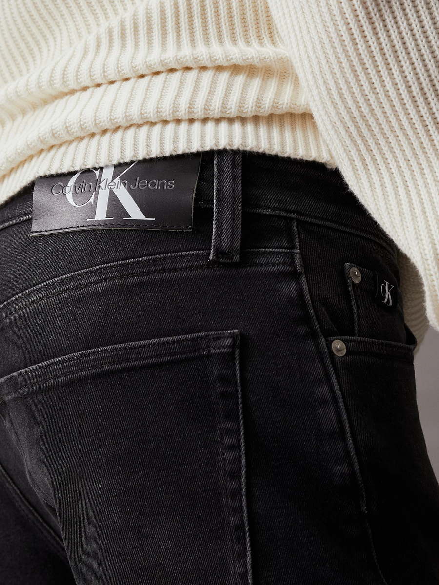 detail Calvin Klein pánské černé džíny