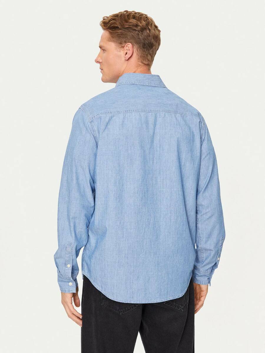 detail Calvin Klein pánská modrá košile