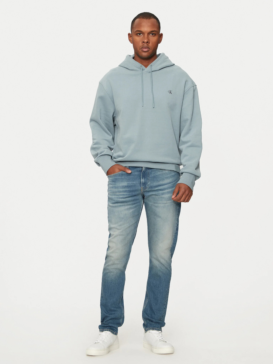 detail Calvin Klein pánská modrá mikina