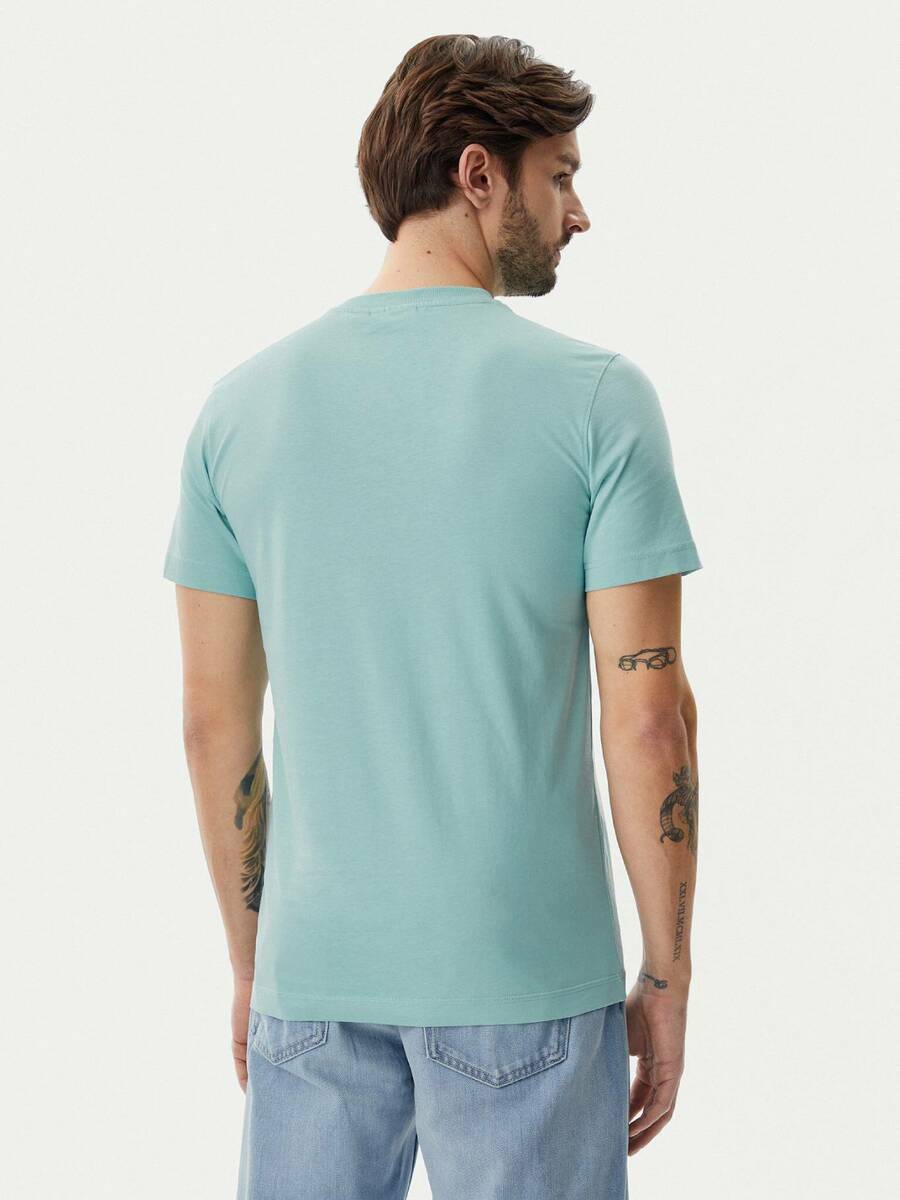 detail Calvin Klein pánské zelené tričko