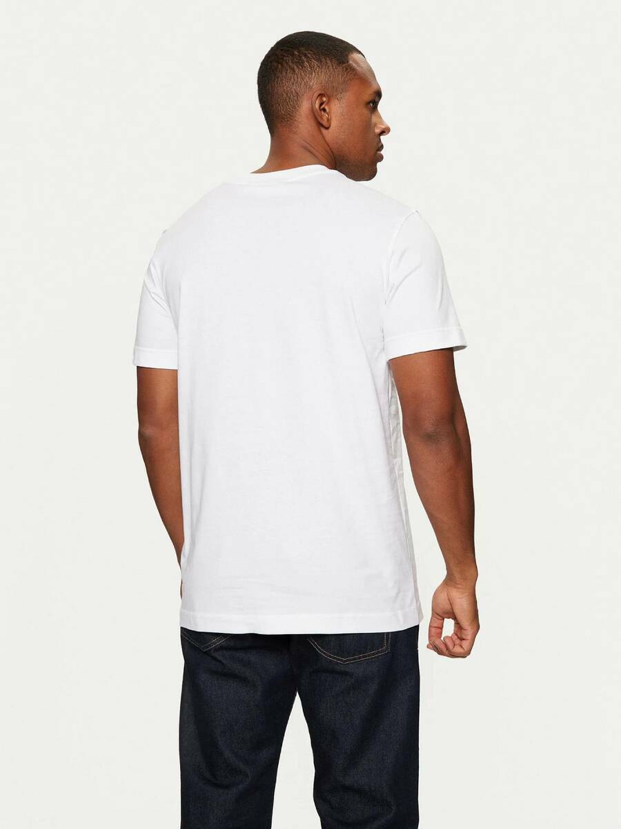 detail Calvin Klein pánské bílé tričko