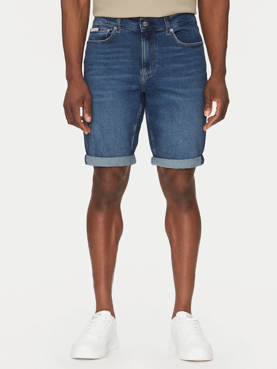 detail Calvin Klein pánské modré džínové šortky