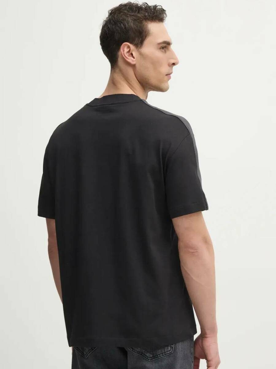 detail Calvin Klein pánské černé tričko