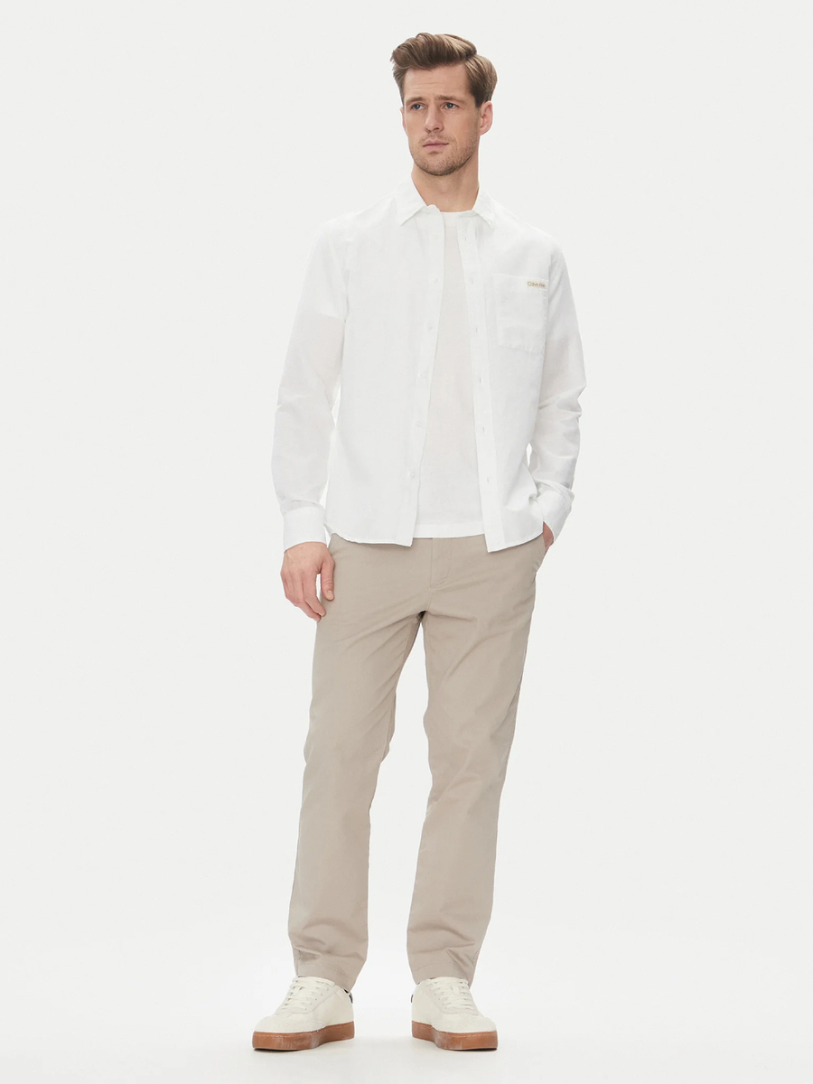 detail Calvin Klein pánská bílá košile