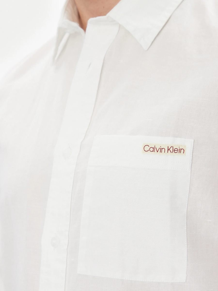 detail Calvin Klein pánská bílá košile