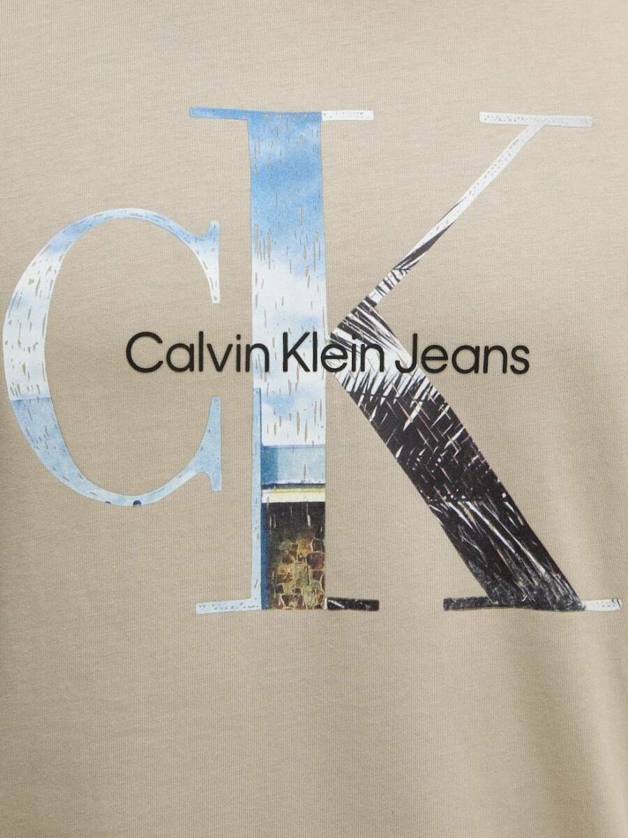 detail Calvin Klein pánské béžové tričko