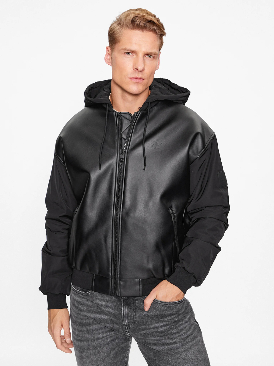 detail Calvin Klein pánská černá bunda bomber